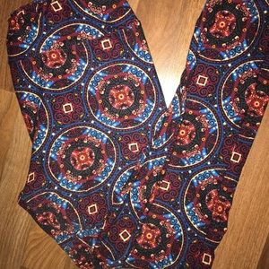 EUC TC LULAROE LEGGINGS